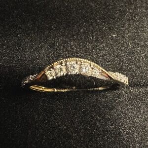 10K Solid Gold Ring with Lab-Grown Diamonds- Size 7